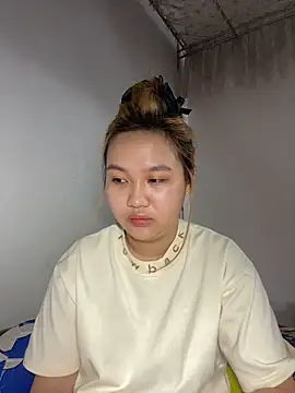 Almira6868 webcam