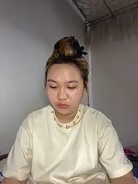 Almira6868 live cam on StripChat