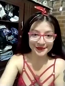 _Alaskamisa live cam on StripChat