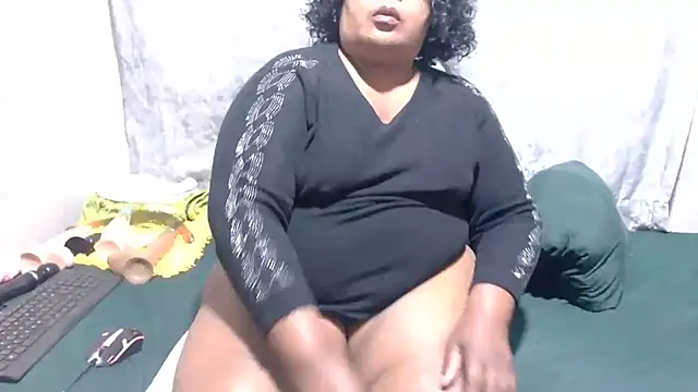 MatureBootyBabe4Uxx webcam