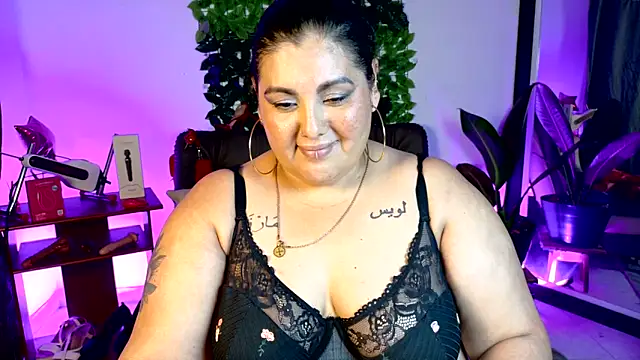 AndreaKinky live cam on StripChat