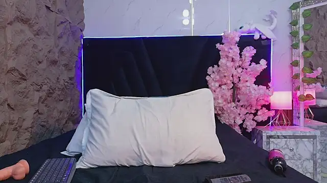 EbonyCoWorker webcam