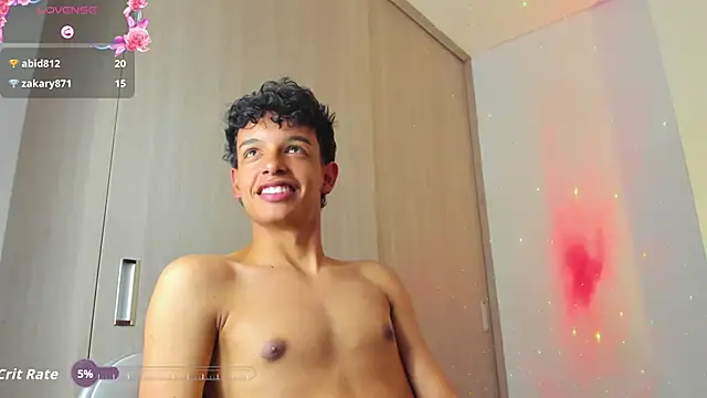 Maxfrost1 live cam on StripChat
