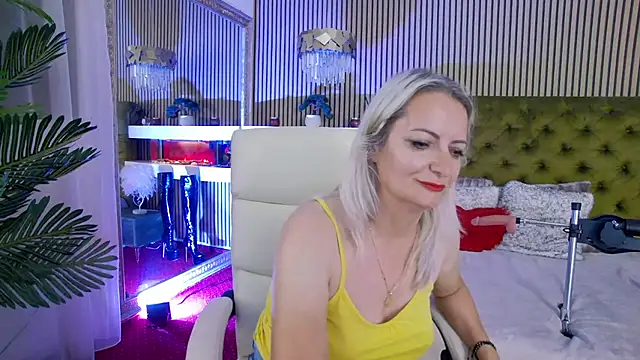 LadyTouch live cam on StripChat