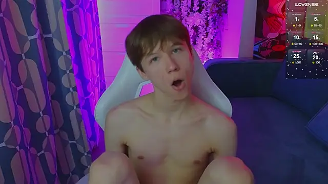 cuMte_boy live cam on StripChat