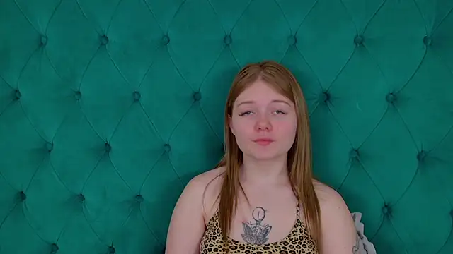 ElinaVale live cam on StripChat