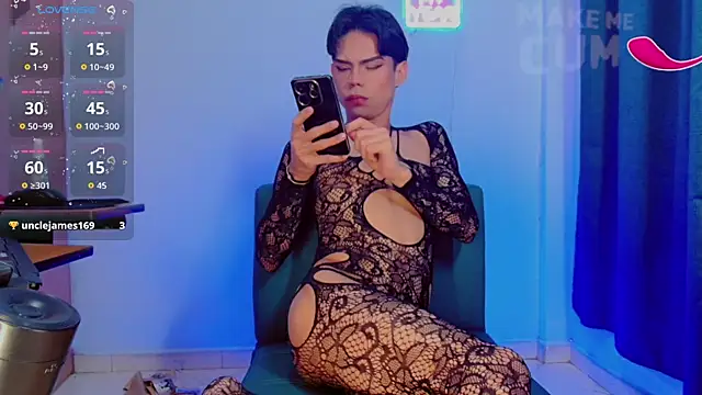 femboykeene live cam on StripChat