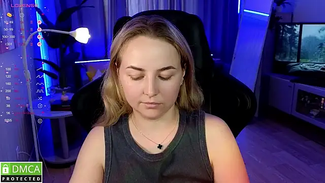 Mira_Mermayd live cam on StripChat
