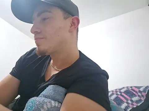TouchDaddy4 live cam on StripChat