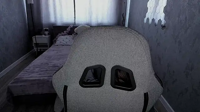 Loly_Cuttie live cam on StripChat