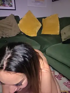 LovelyLucinda's live cam