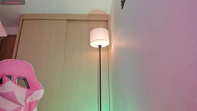 Zaray_star live cam on StripChat