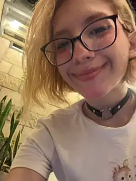 SweetBunnyGF webcam