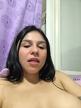 Daniela-rosee live cam on StripChat