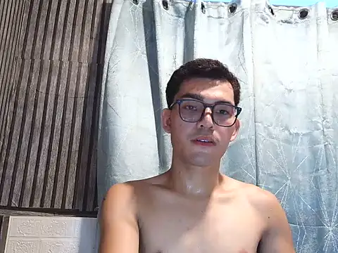 moremoreguys webcam