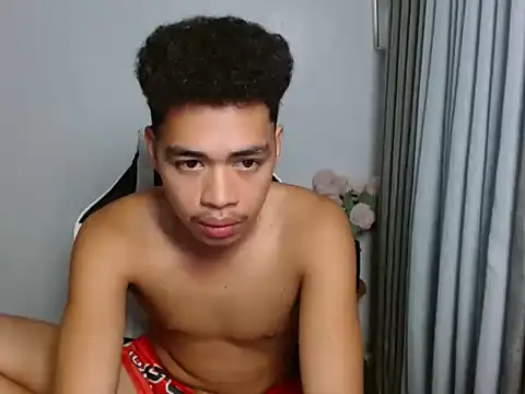 curlyasian_njxx