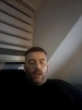 Cybergeil33 live cam on StripChat