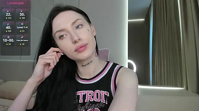 jenniferqueen11 - JenniferQueen11's free webcam - UK Sex Cams