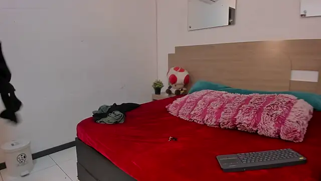 Ebony_N_Blonde webcam