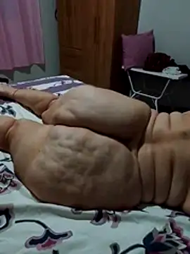 MegaAssMature webcam