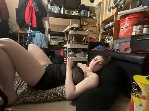 Snowbunnycake_131 webcam