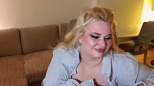 EllsaJean_ webcam