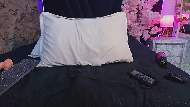 EbonyCoWorker webcam