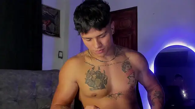 Dominic_Biker__ live cam on StripChat