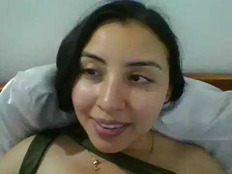 _Romilly_ live cam on StripChat
