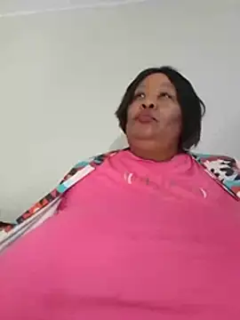 nancy111 (F milf) - Make me squit and cum on my toy
