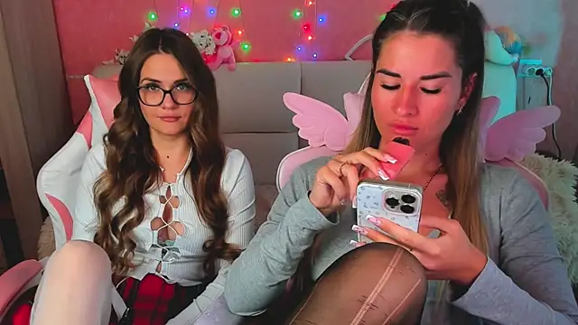 hotty_girls_here (G young) - HOT KISS