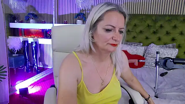 ladytouch - LadyTouch's free webcam - UK Sex Cams