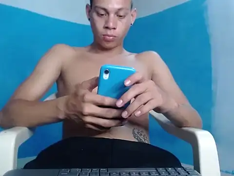 masterbrave420 live cam on StripChat