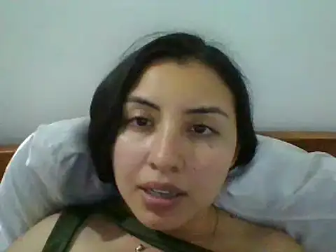 _Romilly_ live cam on StripChat