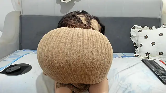 BrendaWildd live cam on StripChat