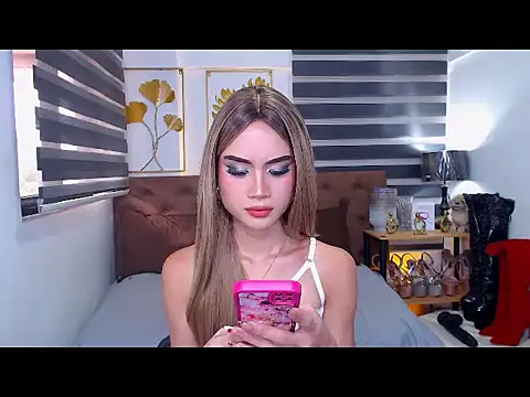 JuicyCockThea webcam