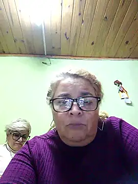 momismilf544 webcam