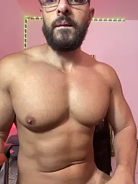 magnumchris live cam on StripChat