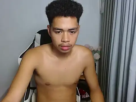 curlyasian_njxx webcam