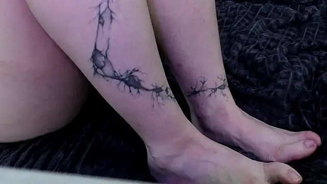 Dark_Moni live cam on StripChat