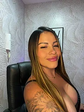 sexyyykloee webcam
