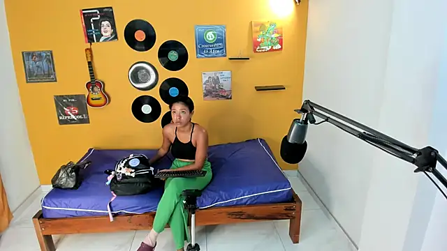 lilithevil32 webcam