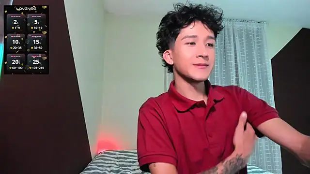 tom_Howard live cam on StripChat