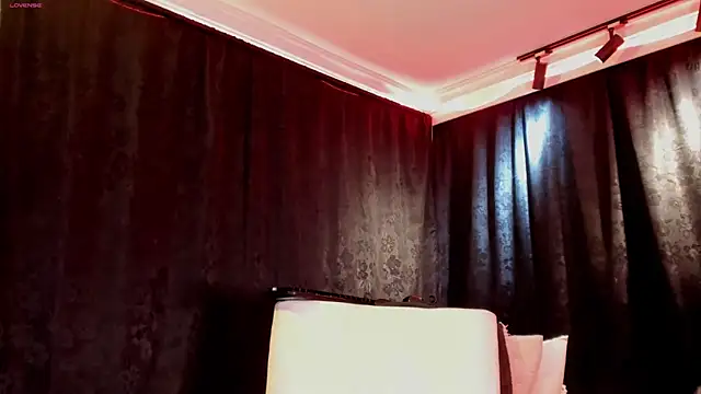 MiaKnox webcam