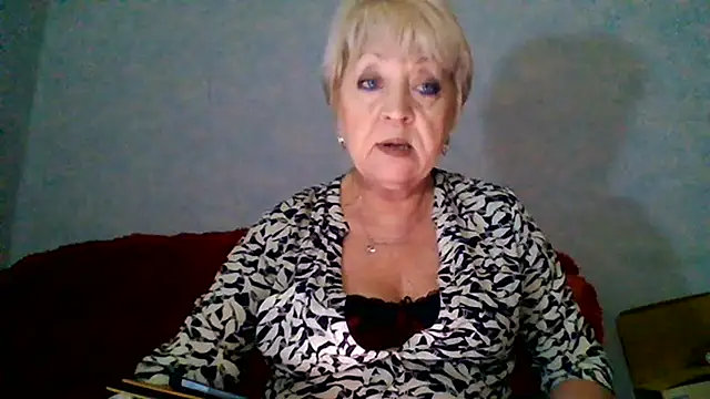 DianaQDream live cam on StripChat