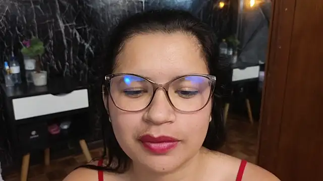 DeborahMay live cam on StripChat