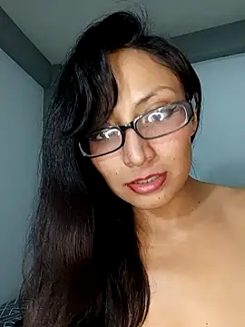 LucyCherry69 webcam