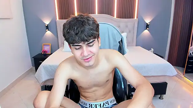 Tommy18__ webcam