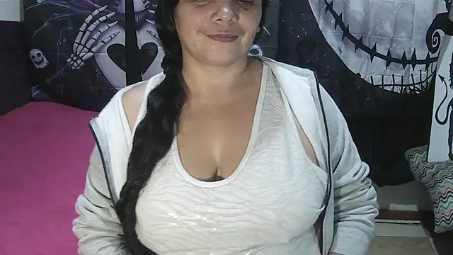 vivian-milf live cam on StripChat