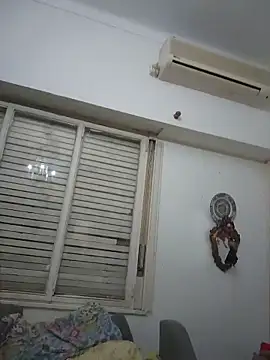 MatureElegantWidow webcam